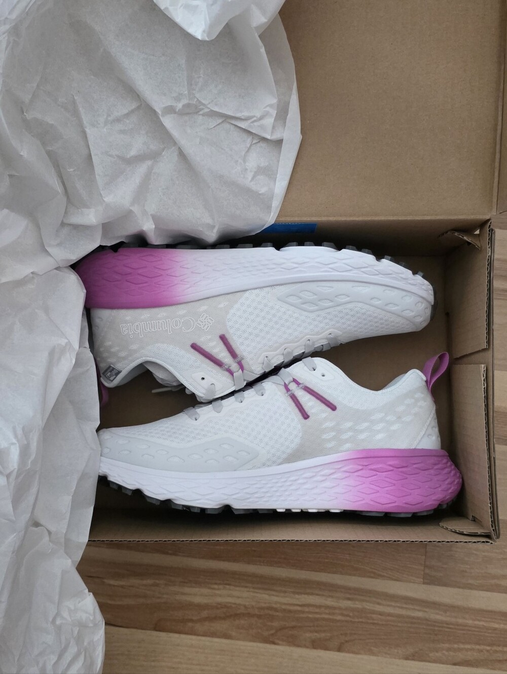 New Columbia Konos trail runners size 9.5 in berry pink